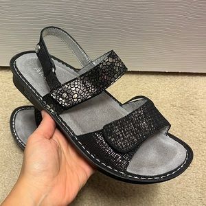 Alegria Verona Pewter Mosaic Sandal size 11
